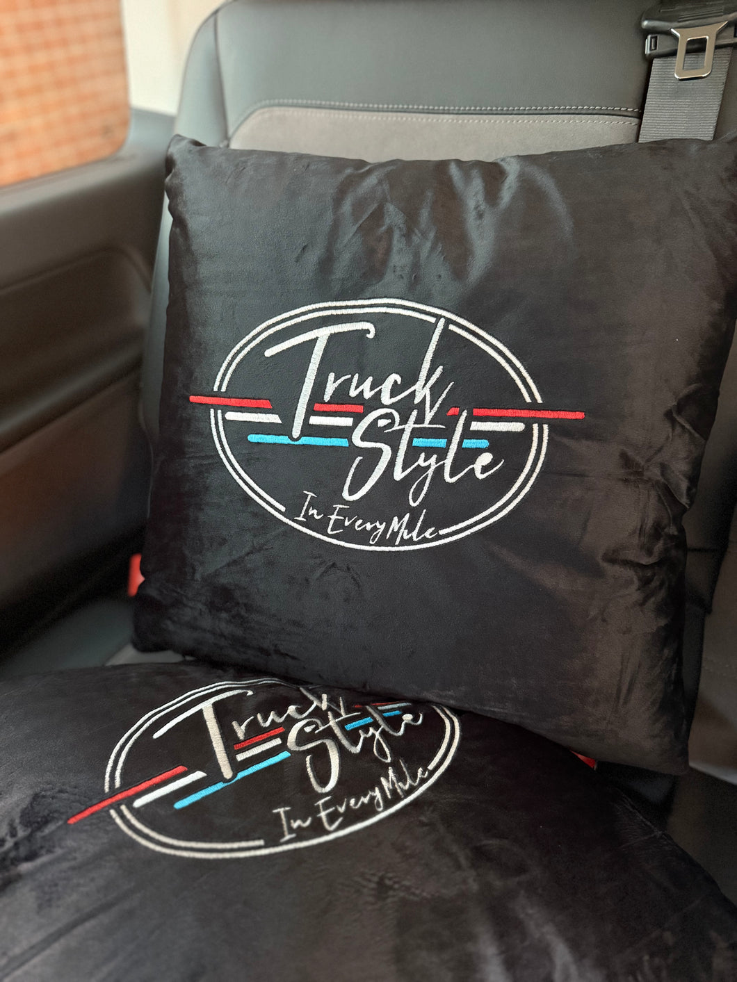 TruckStyle DUTCH Plush Black Pillow (x2)
