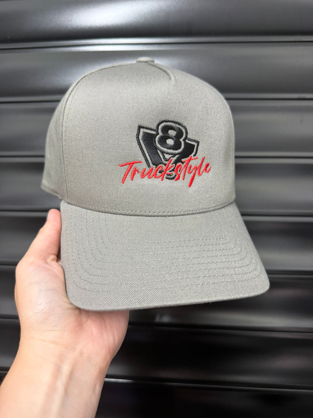 TruckStyle V8 TWO TONE CAP