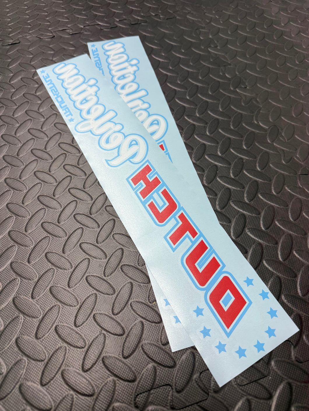 DUTCH PERFECTION TRI TONE SIDE WINDOW STICKERS x2